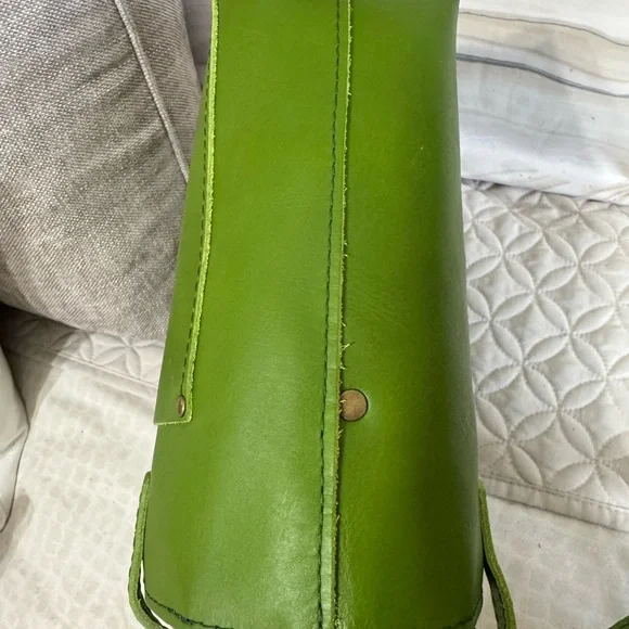 Portland Leather Goods Mini Crossbody NEW Green Apple zippered. - Picture 6 of 6